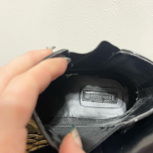 Forever21 shiny chelsea boots - Picture 3 of 4